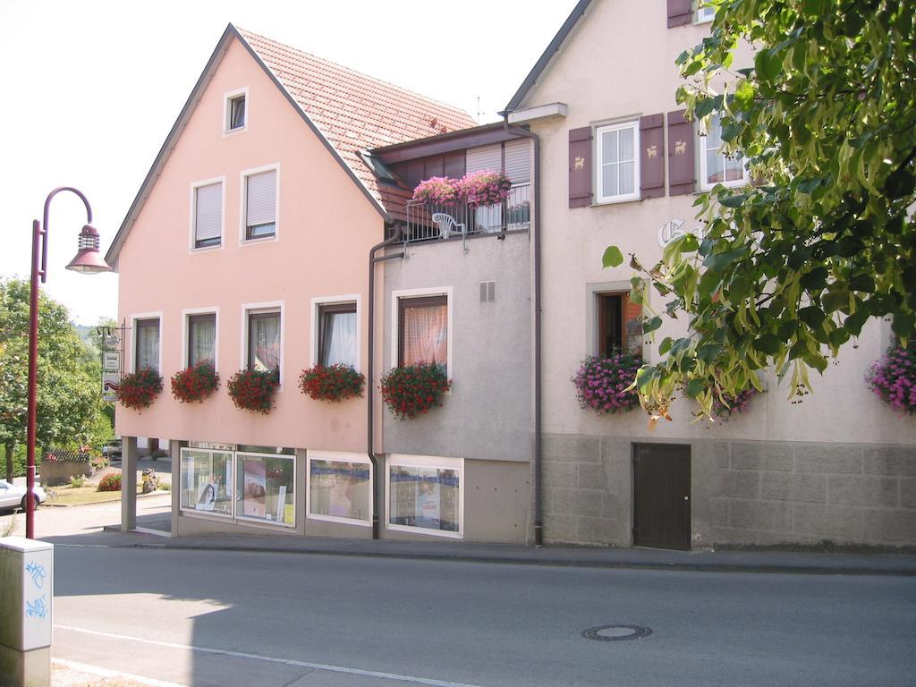 Gasthof Zum Lamm Gomadingen Exteriör bild