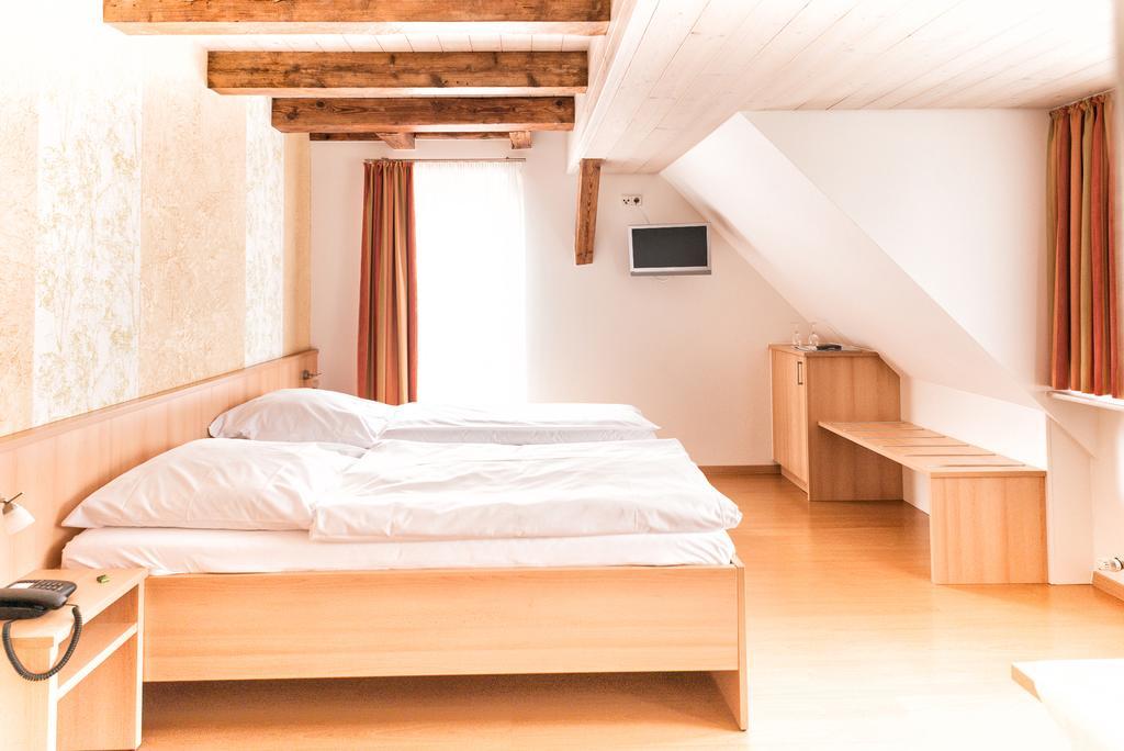 Gasthof Zum Lamm Gomadingen Exteriör bild